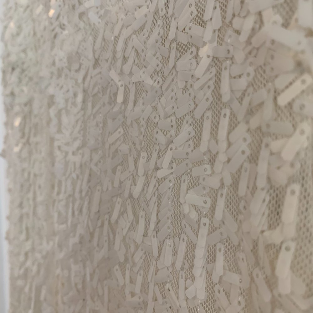 White - Picture 2 of 3